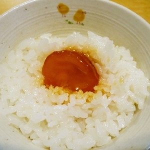 ご飯がススム！とろ〜り！卵黄の醤油漬け